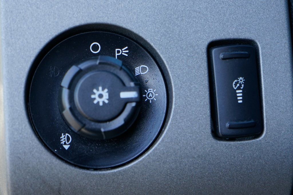 Used 2012 Ford F350 Lariat w/ Chrome Pkg image 18