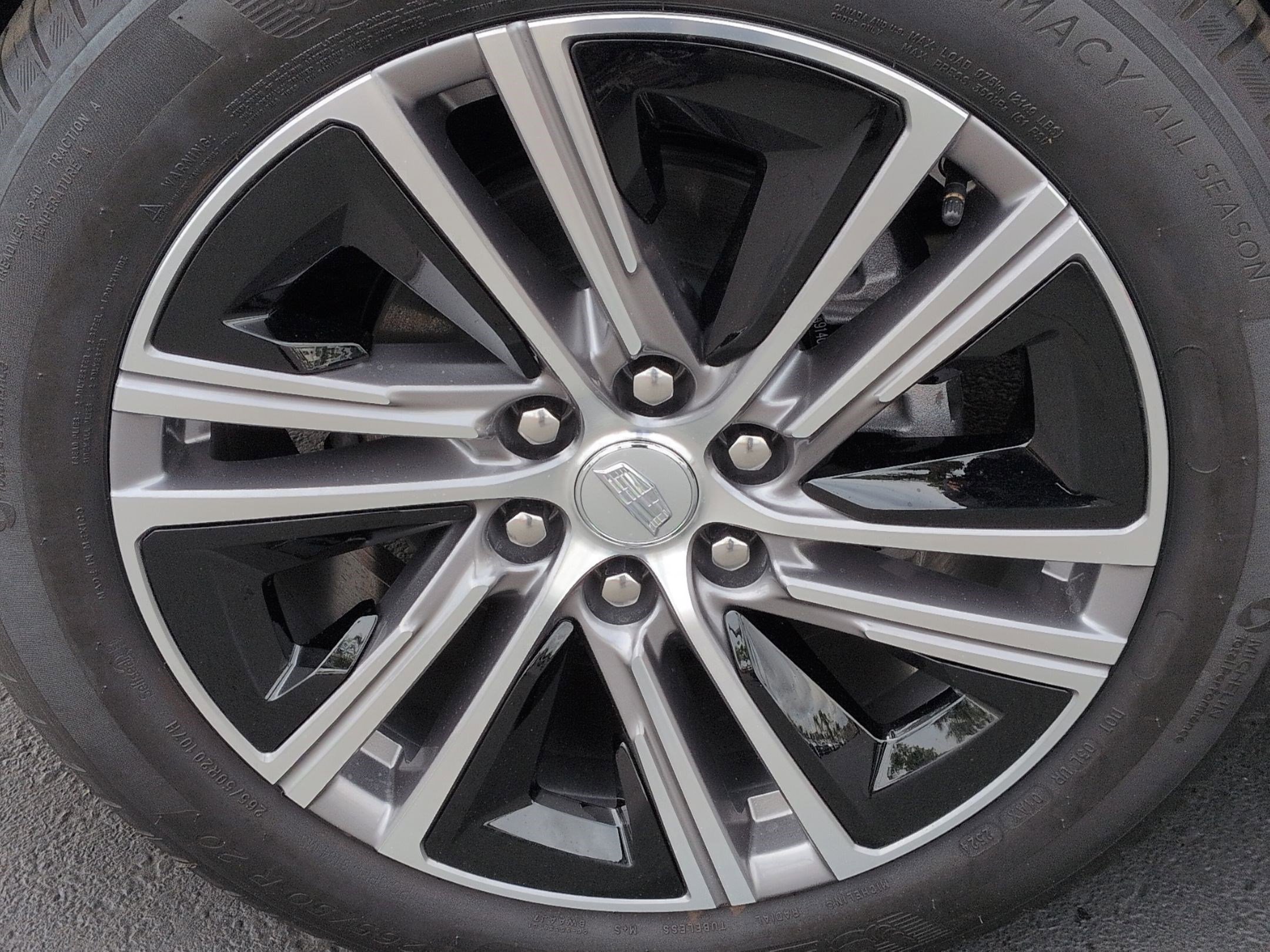 Used 2025 Cadillac Lyriq Luxury image 13