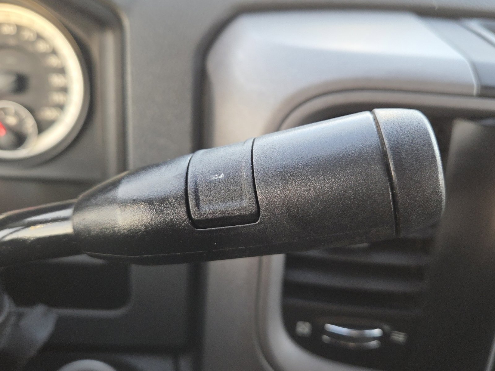 Used 2014 RAM 2500 Tradesman w/ Chrome Appearance Group image 32