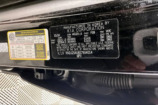 Used 2025 Kia Soul LX w/ LX Technology Package FWD image 14