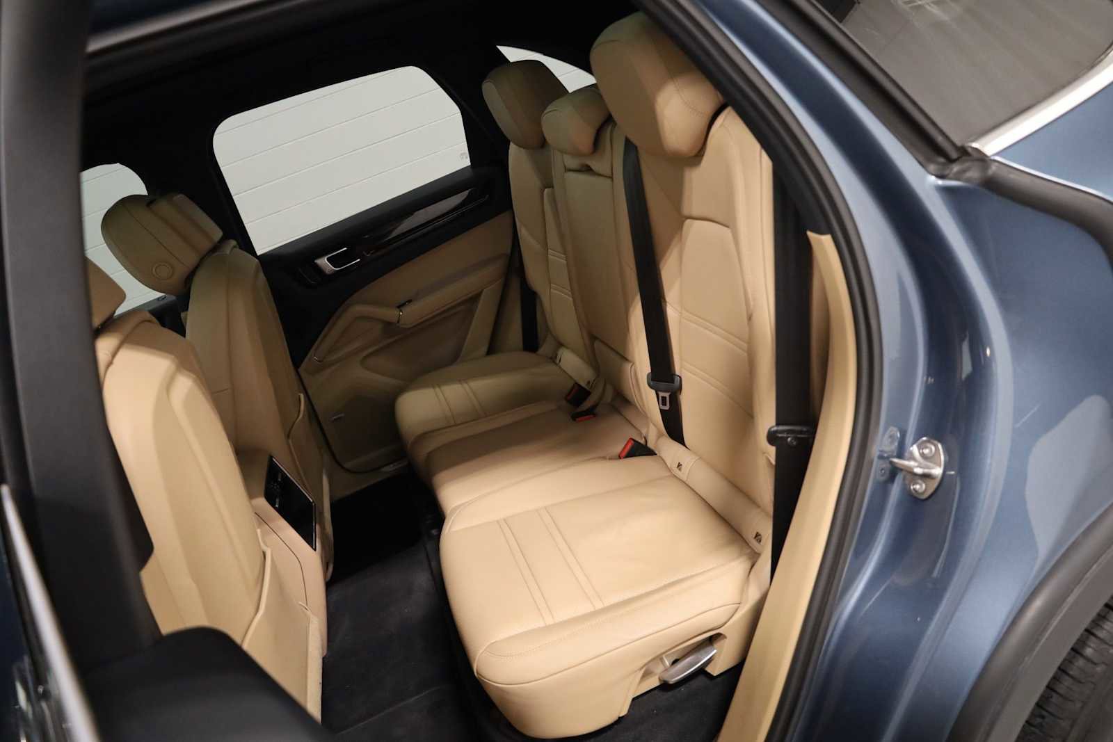 Used 2019 Porsche Cayenne AWD/4WD image 36