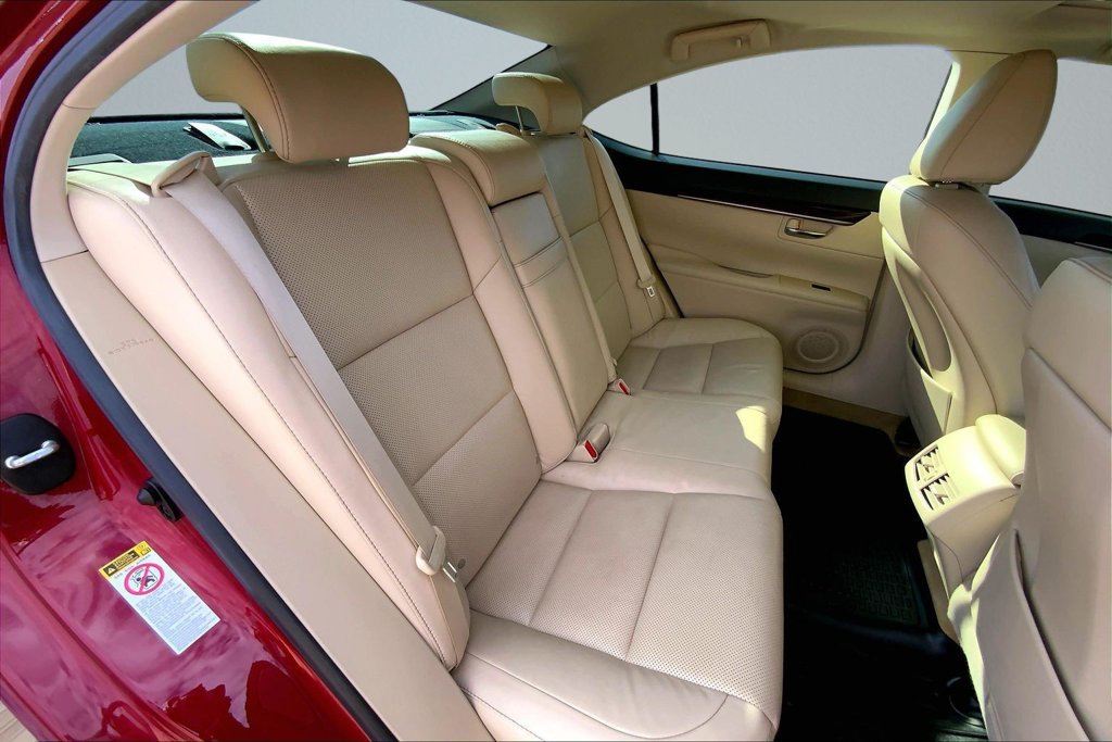 Used 2013 Lexus ES 350 w/ Luxury Pkg FWD image 26