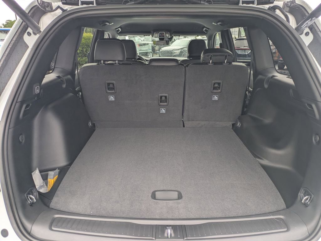 New 2026 Jeep Grand Cherokee Altitude RWD image 13