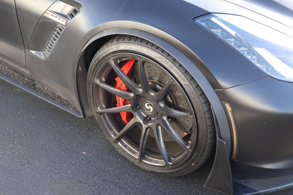 Used 2016 Chevrolet Corvette Z06 w/ 3LZ Preferred Equipment Group RWD image 8