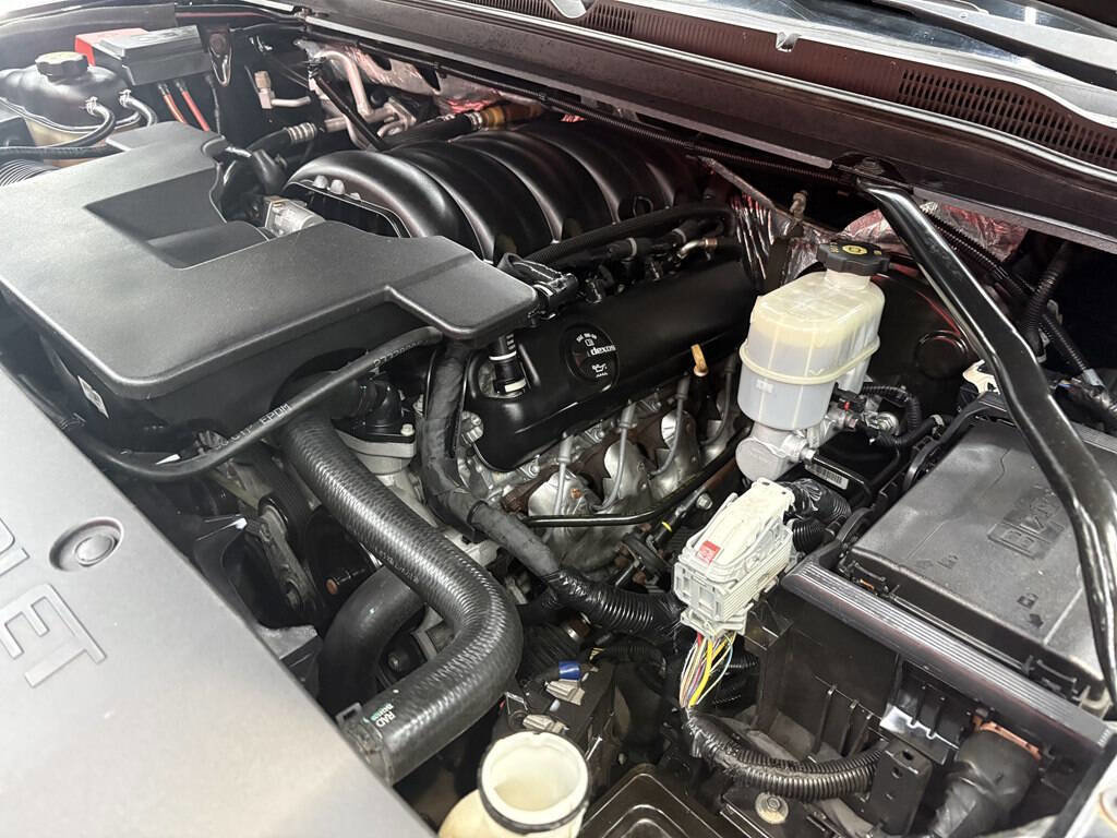 Used 2018 Chevrolet Suburban Premier image 27