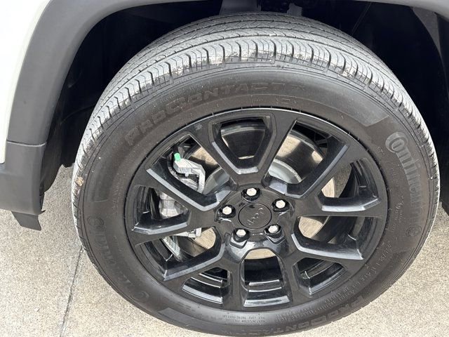 Used 2024 Jeep Compass Latitude w/ Convenience Group image 12