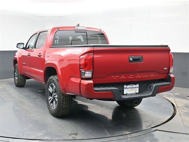 Used 2017 Toyota Tacoma TRD Sport w/ Tow Package (A/T) image 13