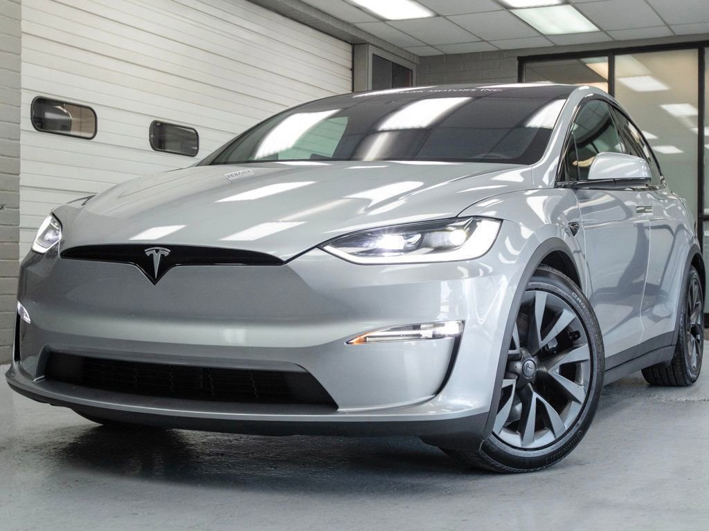 Used 2024 Tesla Model X image 2