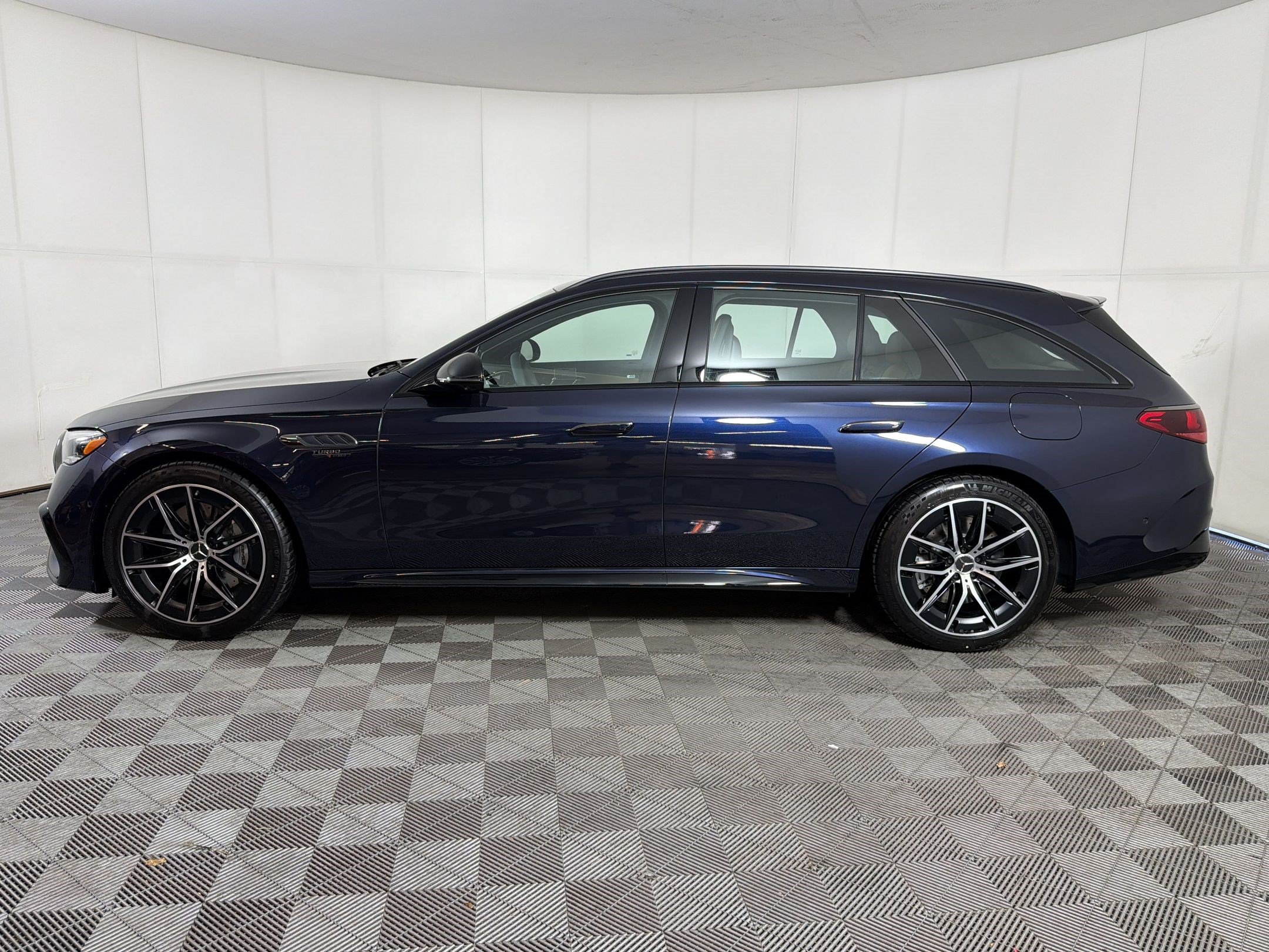 New 2026 Mercedes-Benz E 53 AMG e 4MATIC Wagon video 2