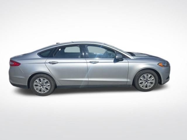 Used 2013 Ford Fusion S image 4