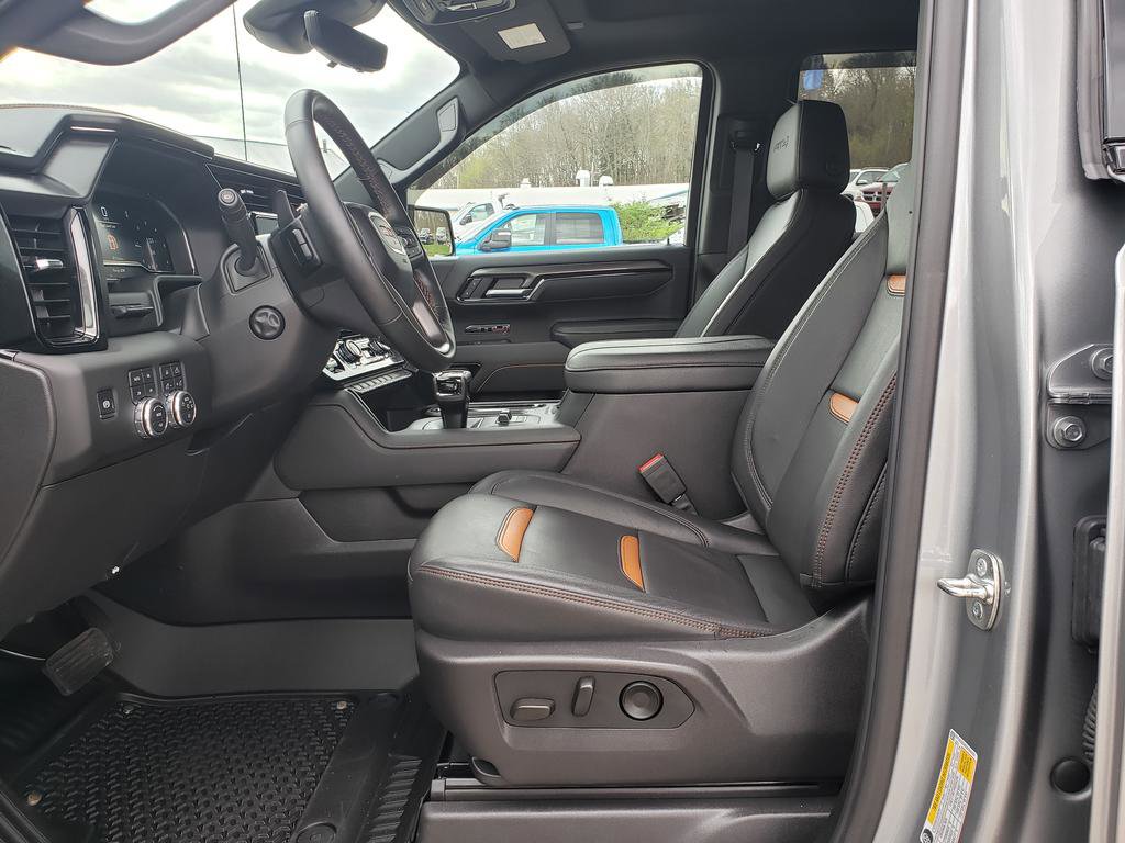 Used 2025 GMC Sierra 1500 AT4 w/ AT4 Premium Package AWD/4WD image 10