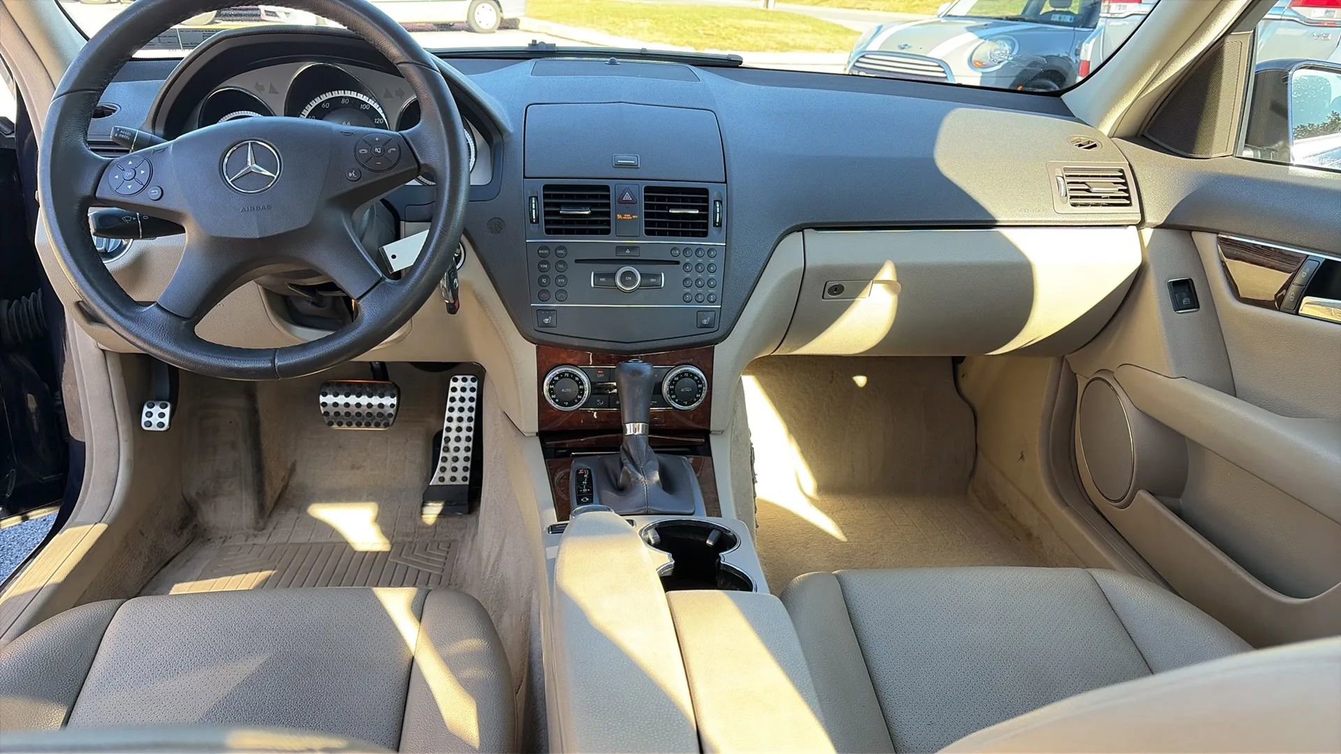 Used 2011 Mercedes-Benz C 300 4MATIC Sedan image 9