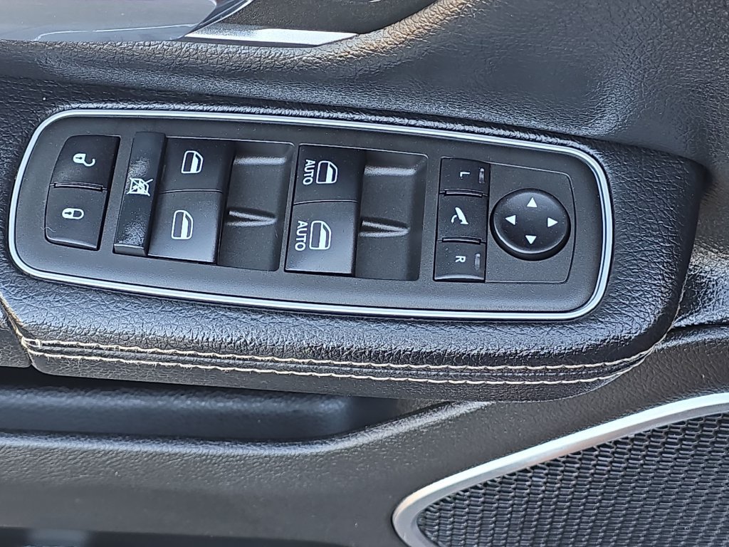 Used 2022 RAM 1500 Laramie w/ Cold Weather Group AWD/4WD image 29