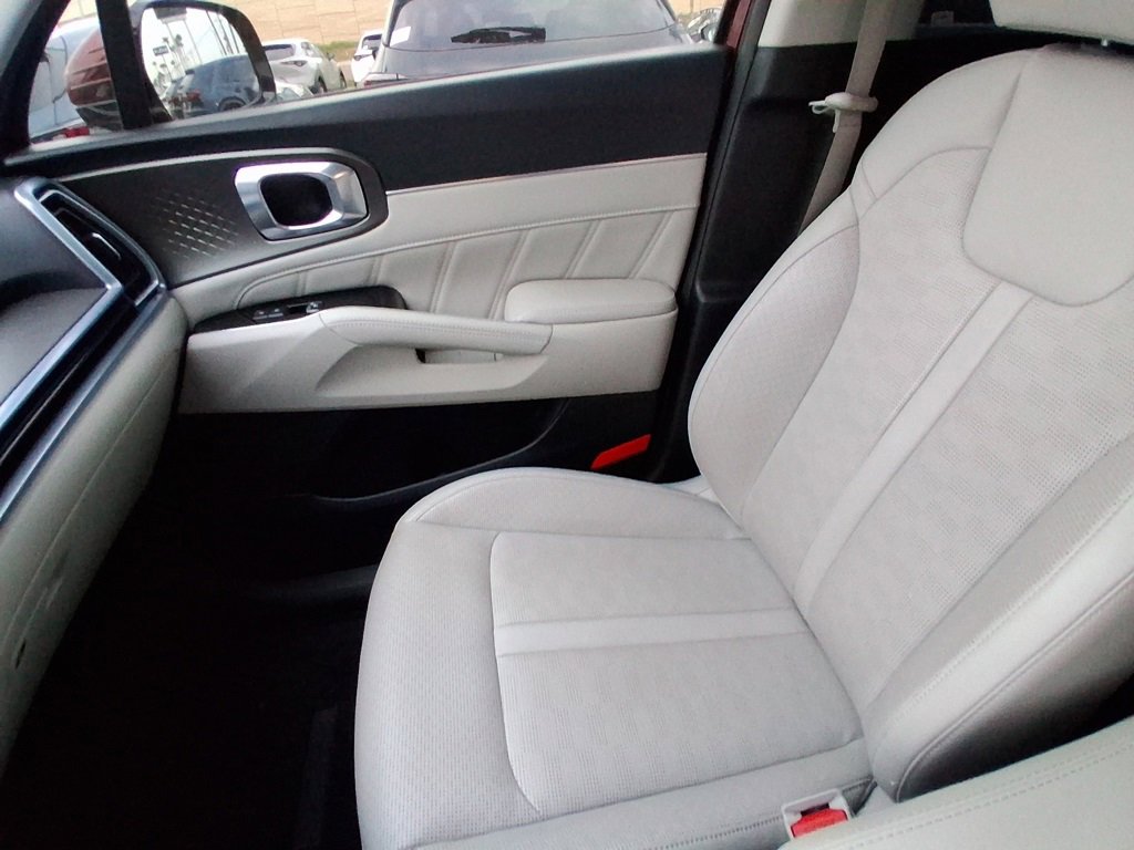 Used 2024 Kia Sorento SX image 15