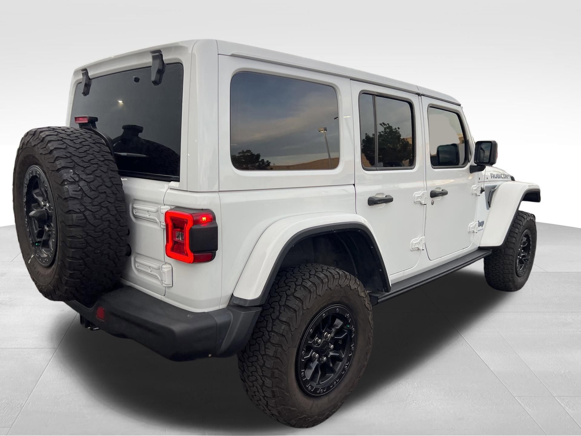 Used 2023 Jeep Wrangler Unlimited Rubicon 4xe image 5