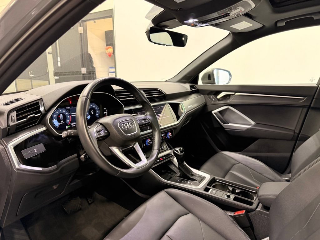 Used 2024 Audi Q3 2.0T Premium w/ Convenience Package AWD/4WD image 11
