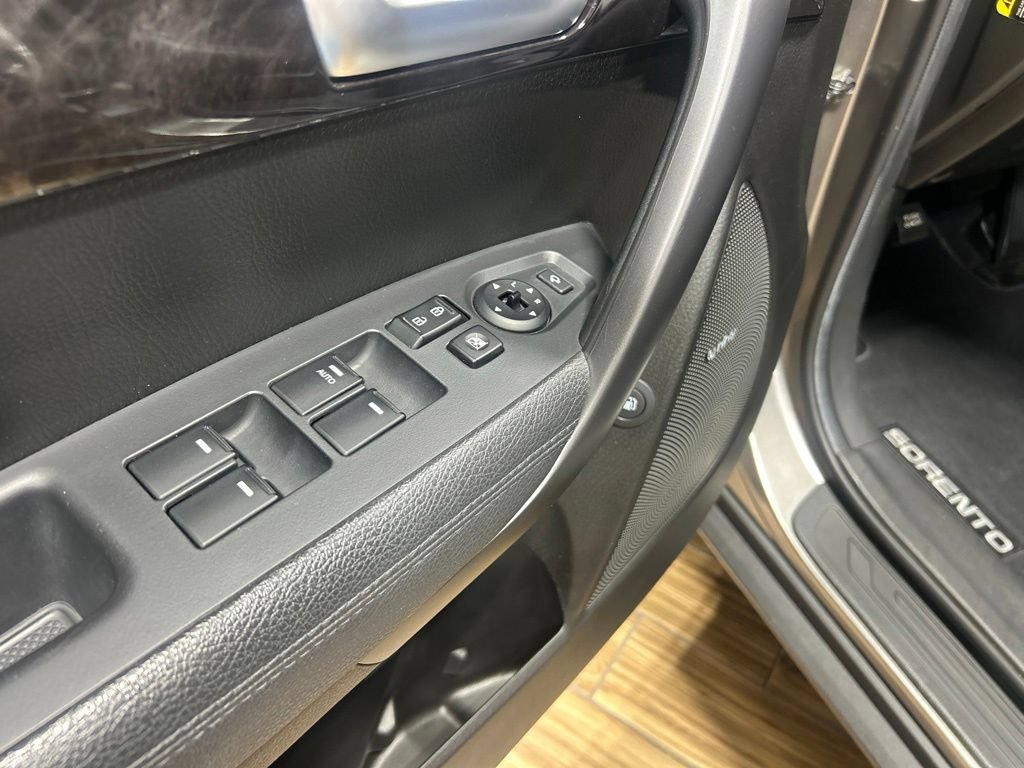Used 2014 Kia Sorento EX w/ EX V6 Touring Package AWD/4WD image 22