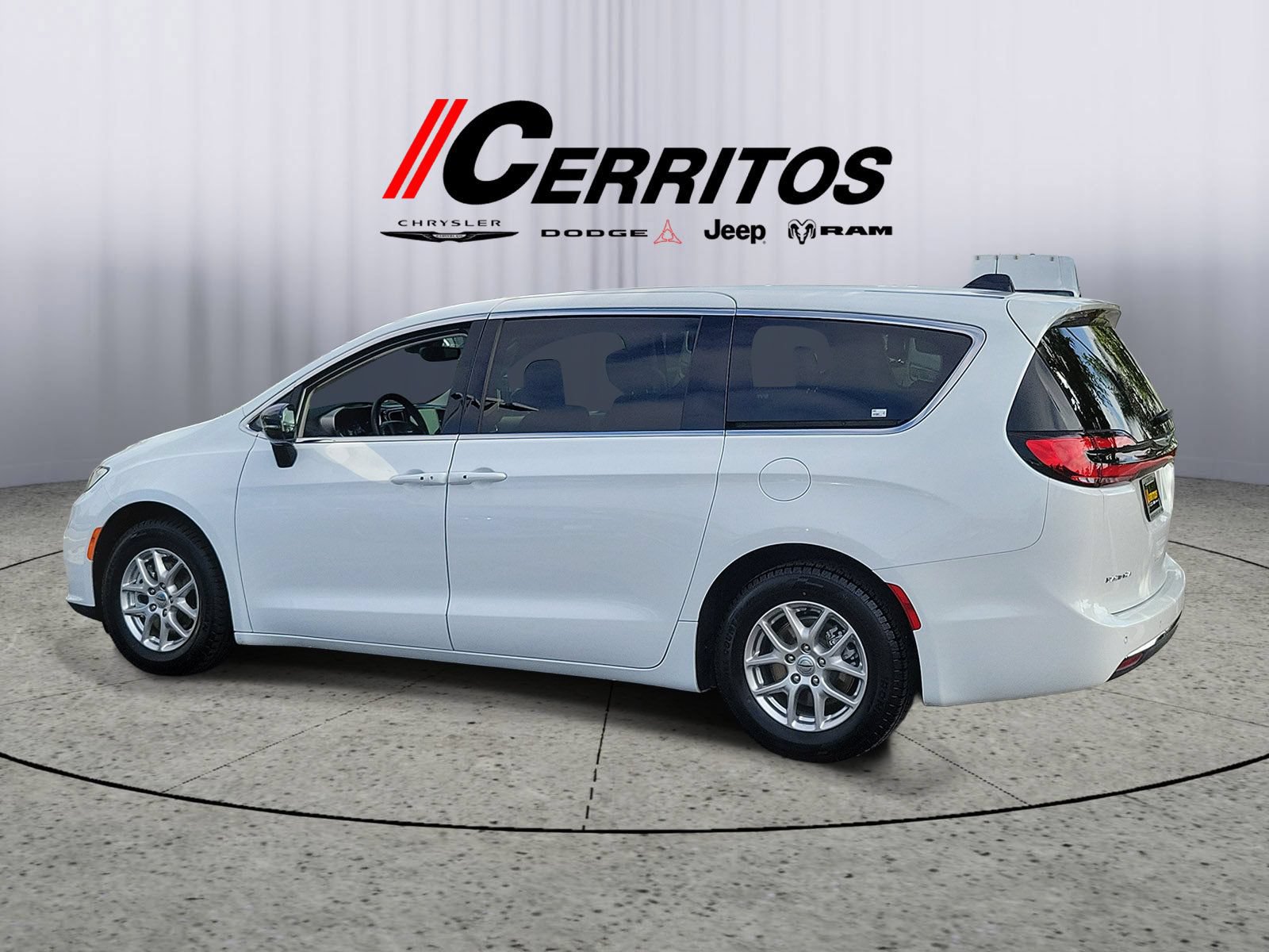 Certified 2024 Chrysler Pacifica Touring-L FWD video 2