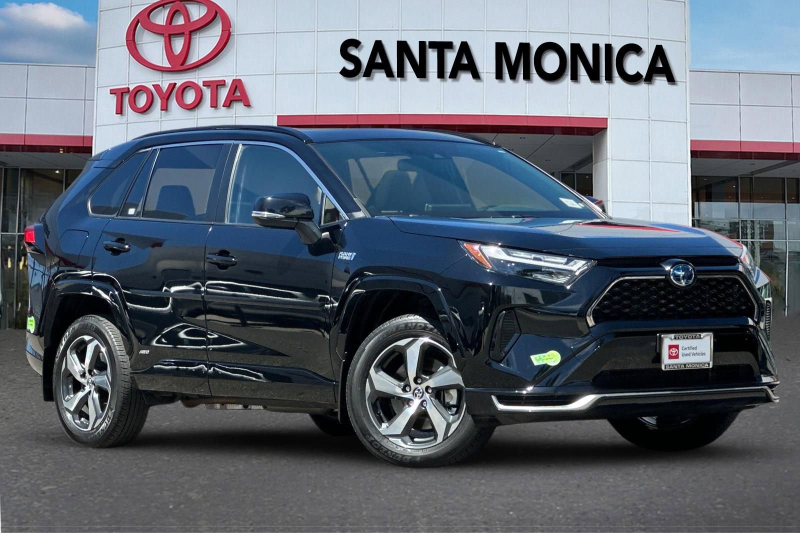 Used 2023 Toyota RAV4 SE w/ Weather & Moonroof Package AWD/4WD image 2