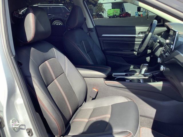 Used 2024 Nissan Altima 2.5 SR image 36