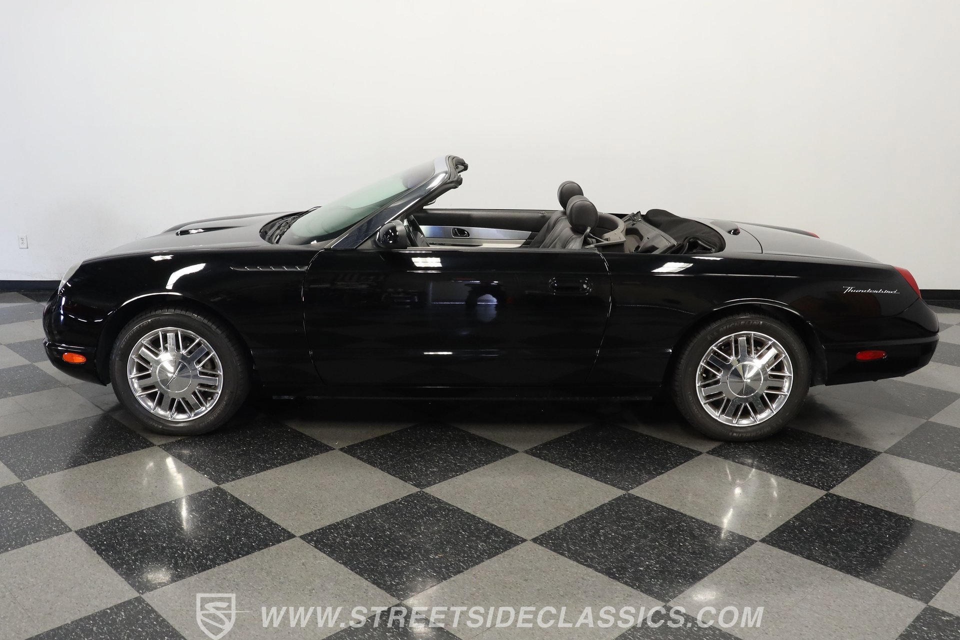Used 2002 Ford Thunderbird Neiman Marcus RWD image 2