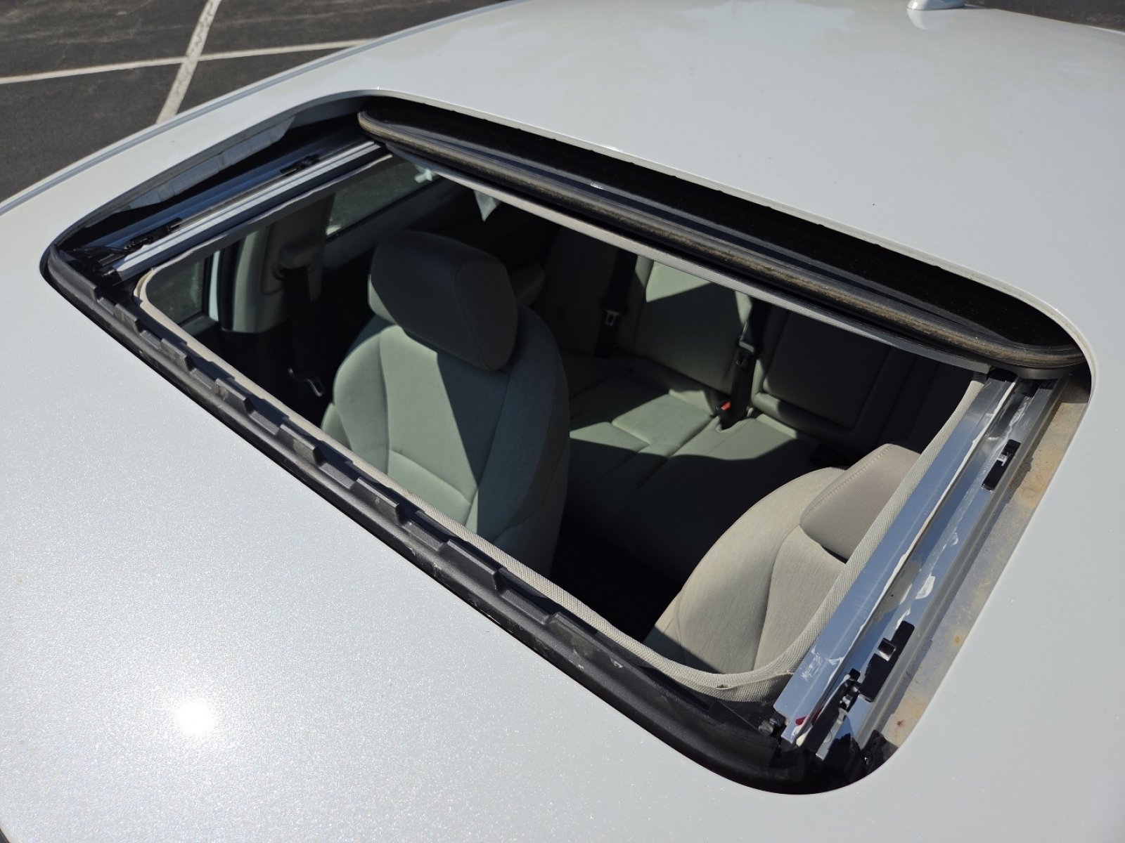 Used 2023 Honda Accord EX image 4