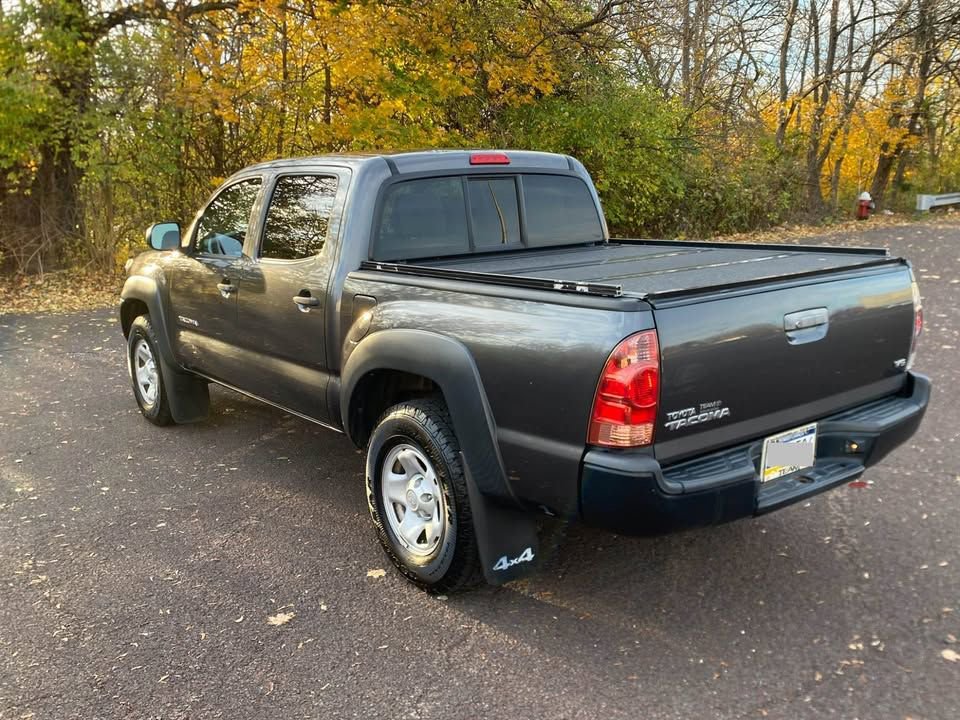 Used 2015 Toyota Tacoma 4x4 Double Cab image 4