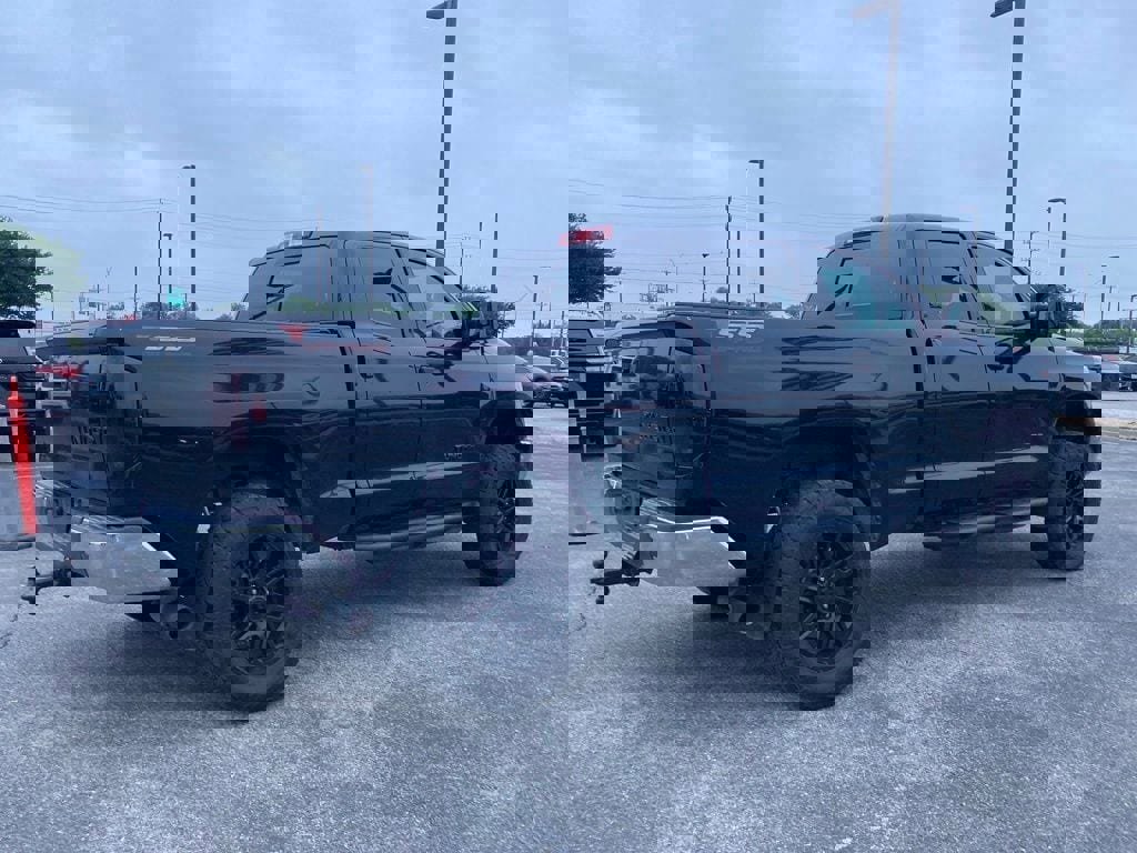 Used 2018 Toyota Tundra SR5 RWD image 5