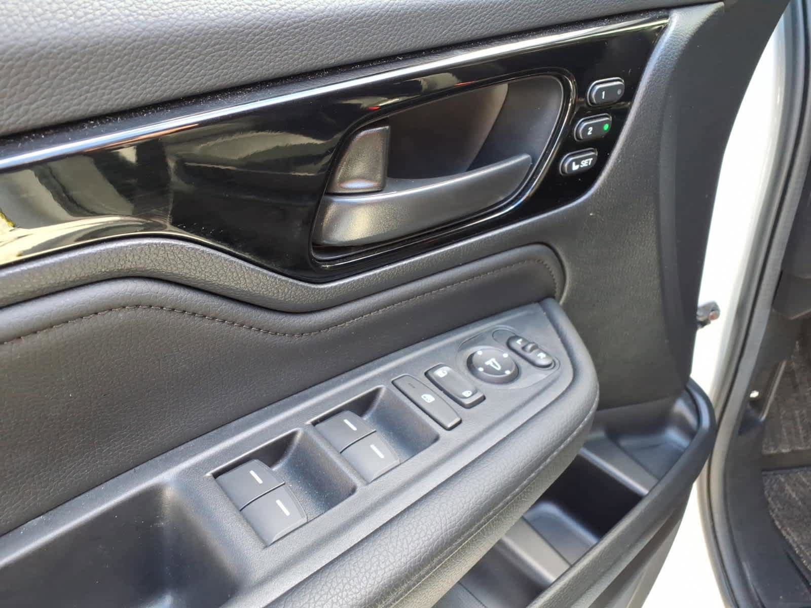 Used 2025 Honda Odyssey Touring image 17