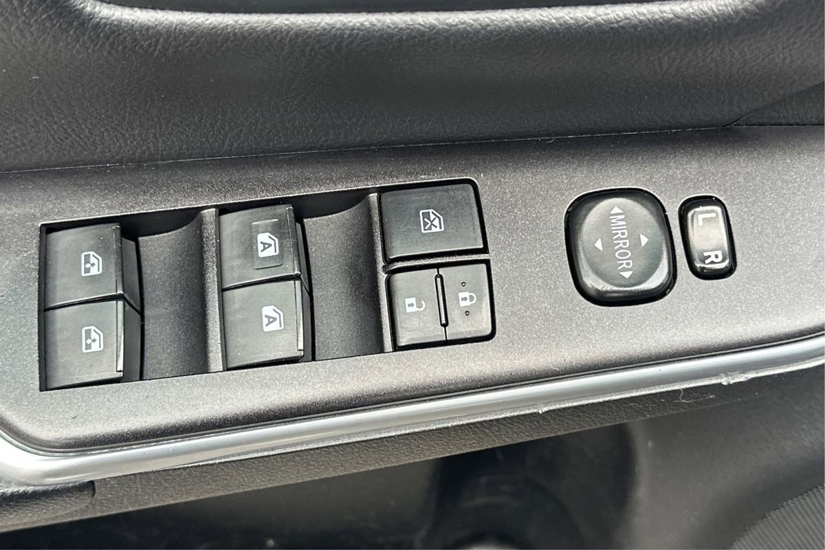 Used 2017 Toyota Camry XLE image 34