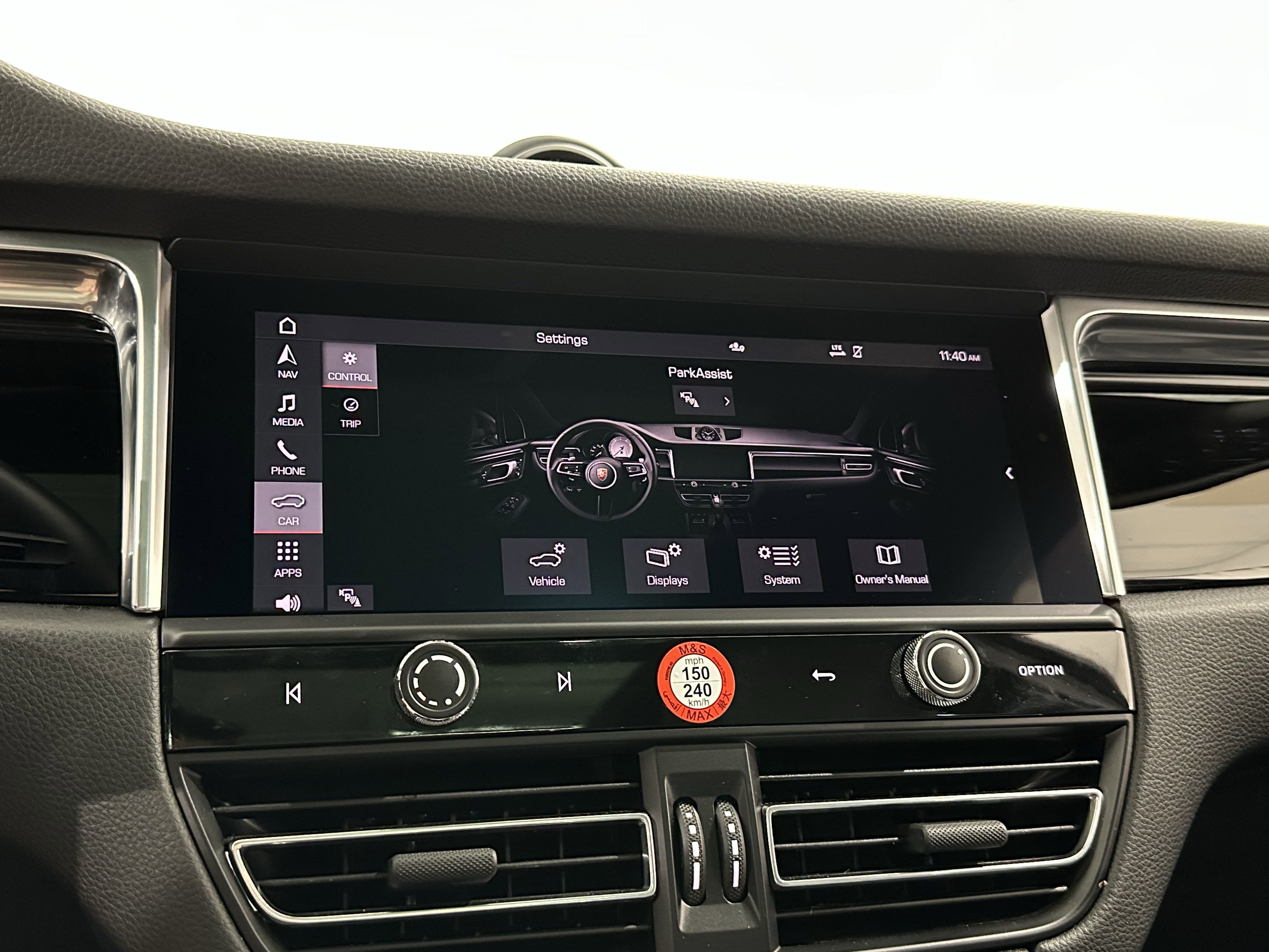 Certified 2024 Porsche Macan image 41