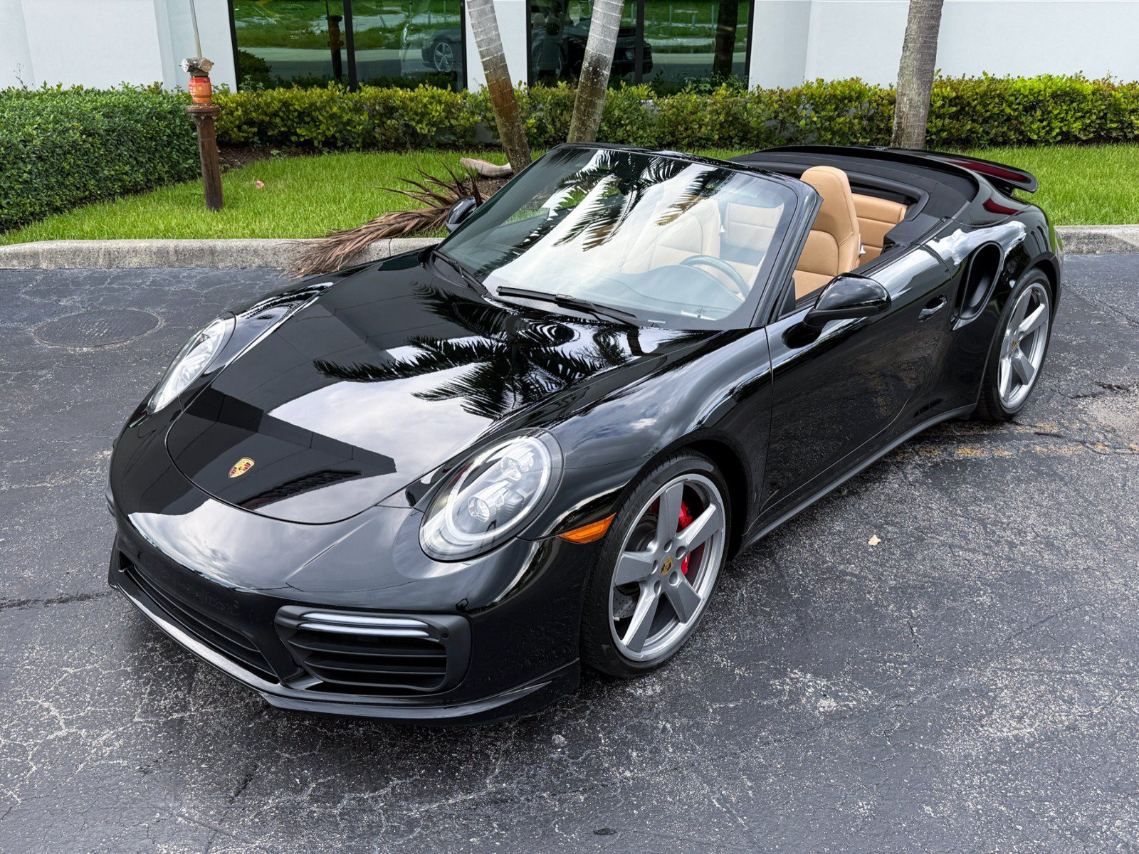 Used 2019 Porsche 911 4 Cabriolet AWD/4WD image 11