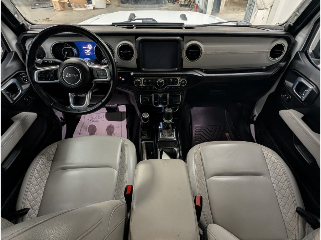 Used 2022 Jeep Wrangler Unlimited Sahara AWD/4WD image 9