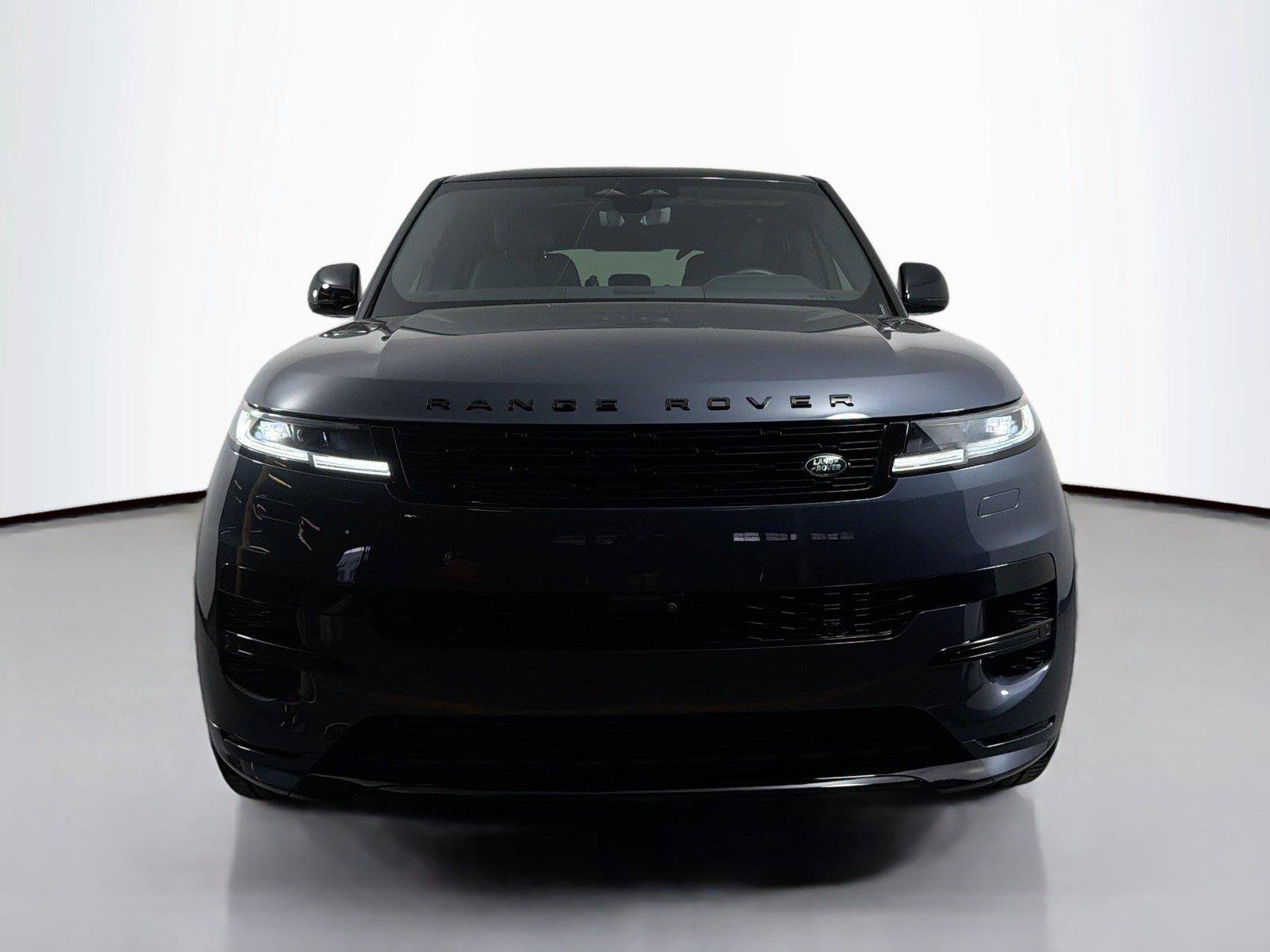 Used 2025 Land Rover Range Rover Sport Dynamic SE AWD/4WD image 2