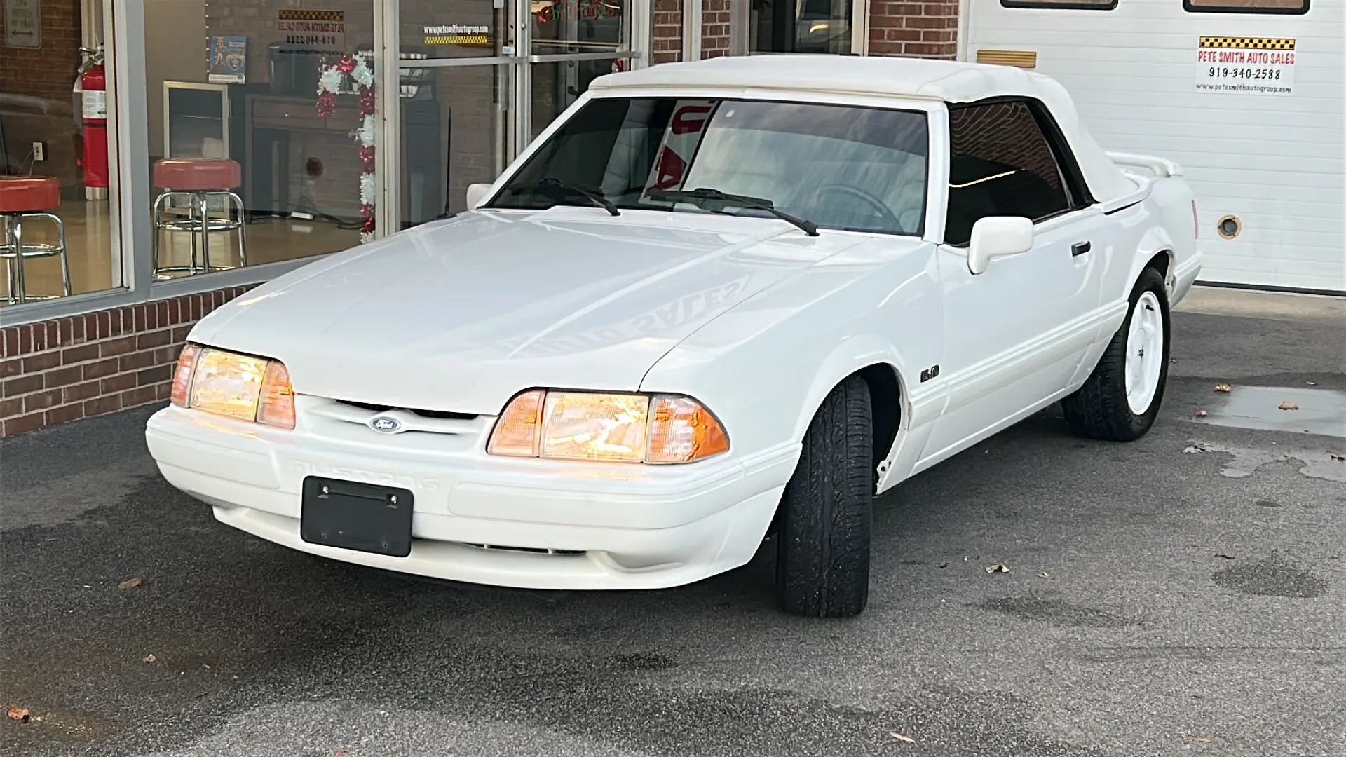 Used 1993 Ford Mustang LX RWD image 3