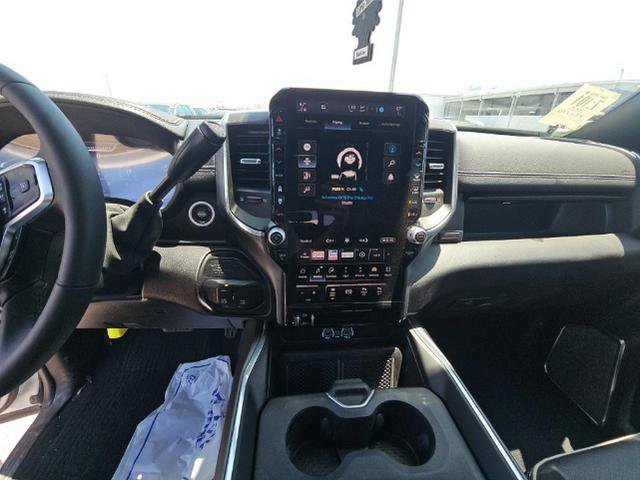 Used 2025 RAM 2500 Laramie AWD/4WD image 7