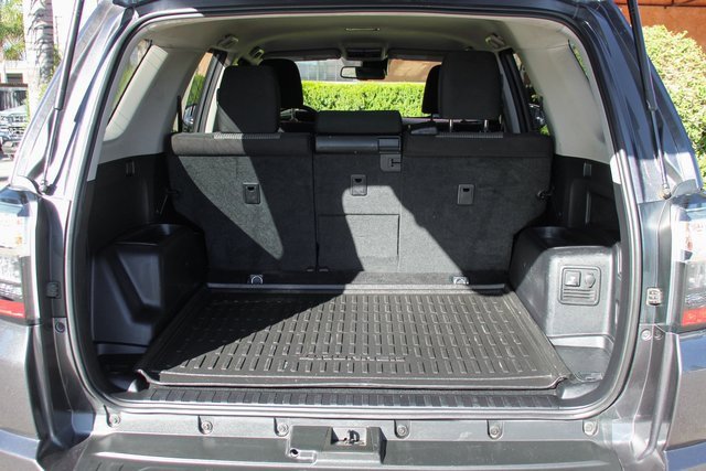 Used 2022 Toyota 4Runner SR5 image 9