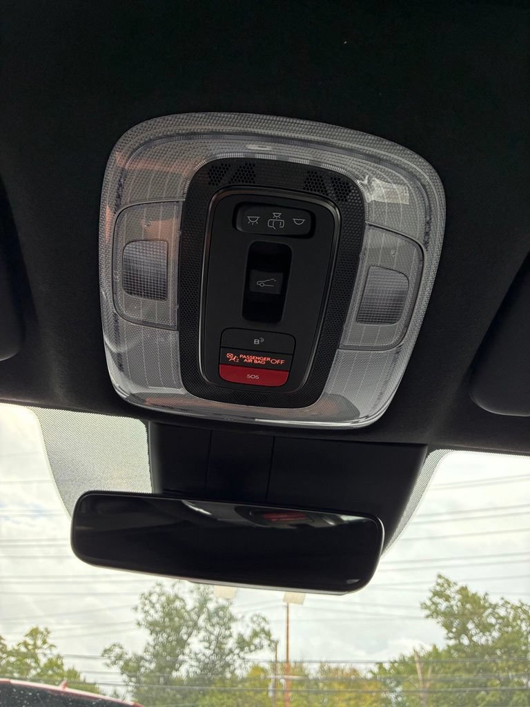Used 2025 Hyundai Elantra Limited FWD image 40