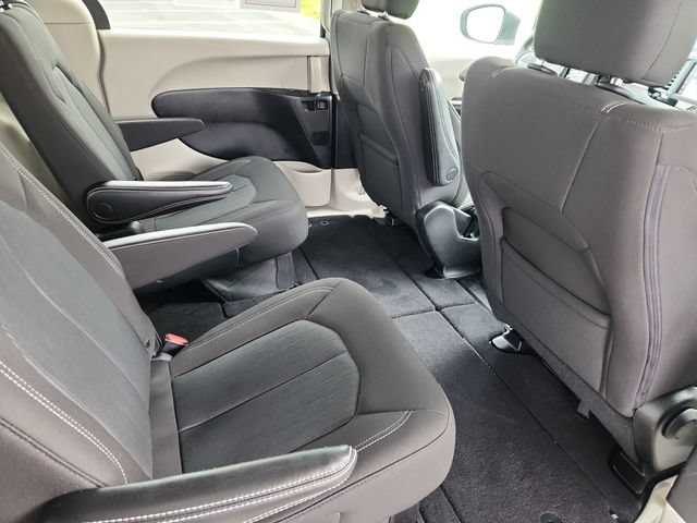 Used 2022 Chrysler Voyager LX FWD image 28
