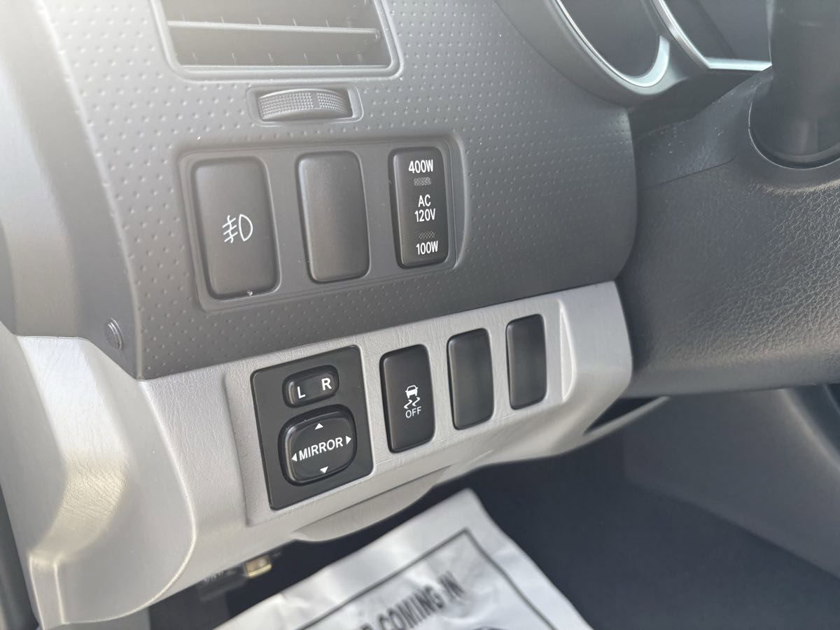 Used 2015 Toyota Tacoma PreRunner image 25