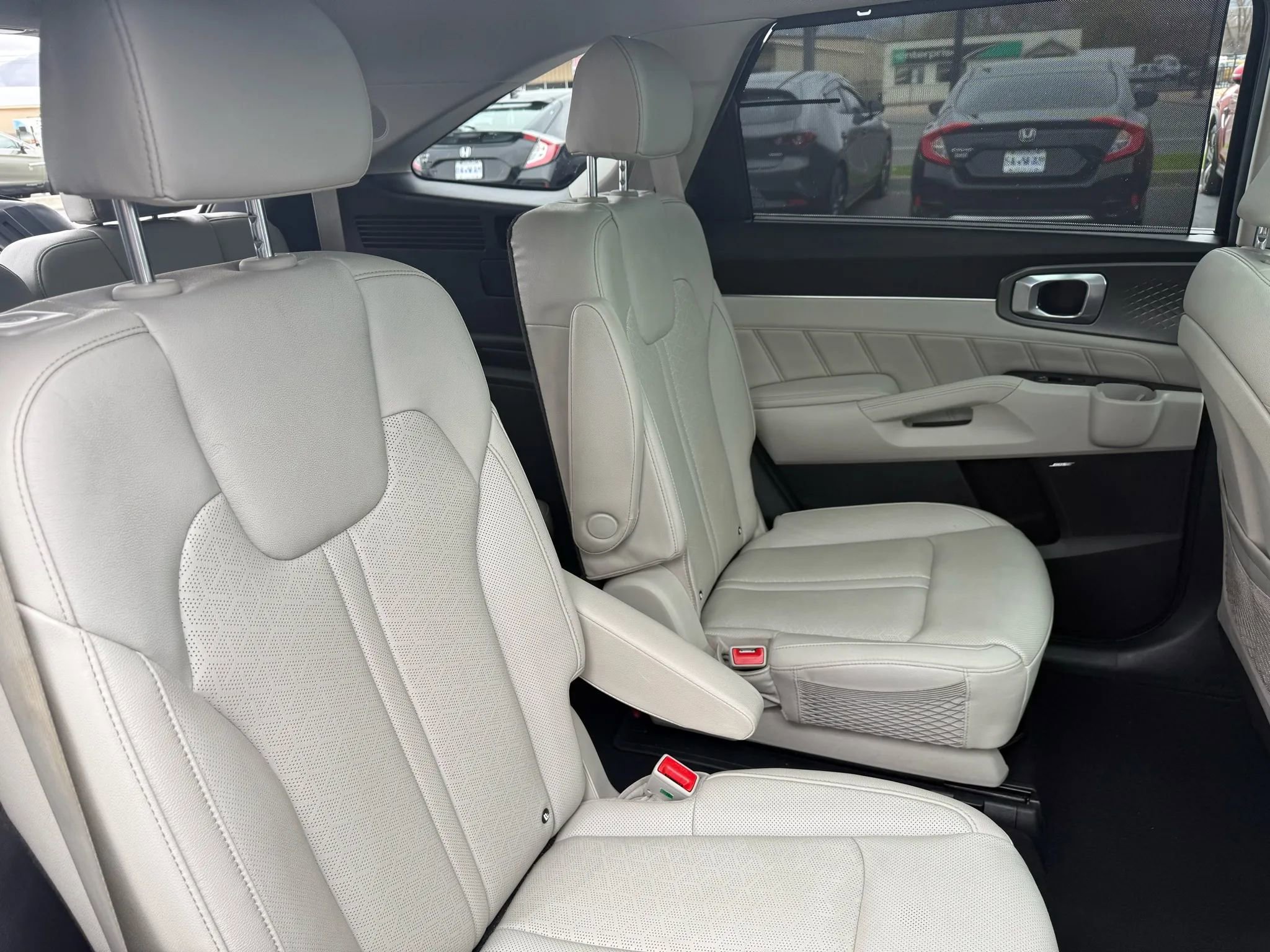 Used 2023 Kia Sorento SX Prestige image 32