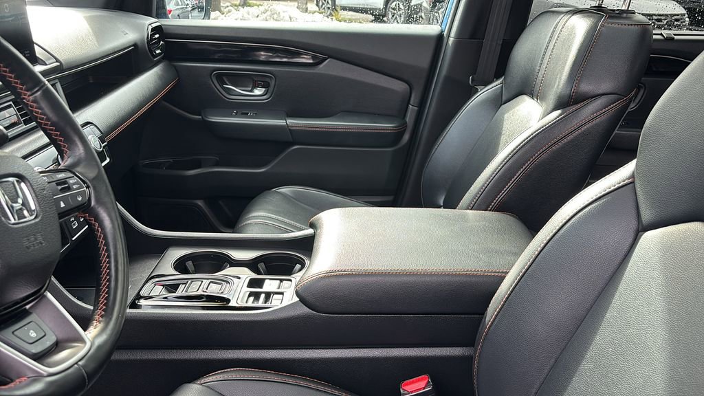 Certified 2024 Honda Pilot TrailSport image 24