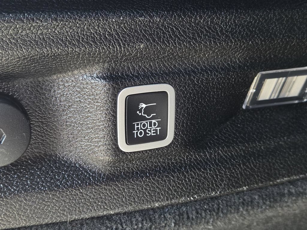 Used 2023 Jeep Grand Cherokee L Overland AWD/4WD image 46