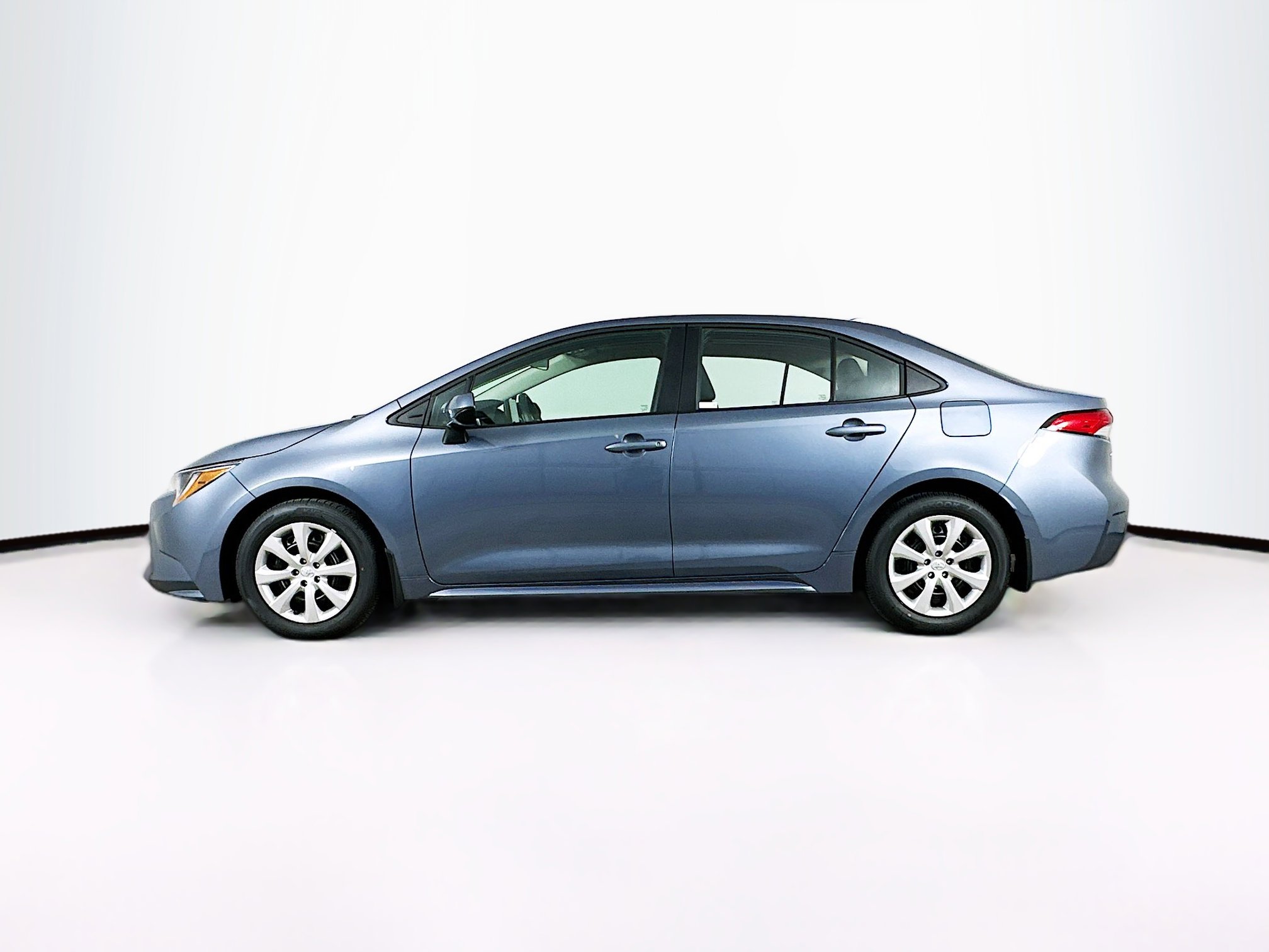 Used 2026 Toyota Corolla LE image 4