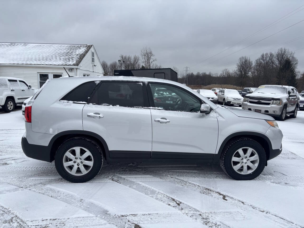 Used 2011 Kia Sorento 2WD image 2