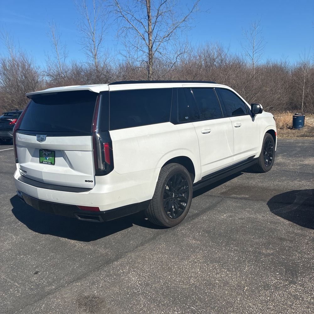 Used 2024 Cadillac Escalade ESV Sport Platinum w/ LPO, ONYX Package image 7