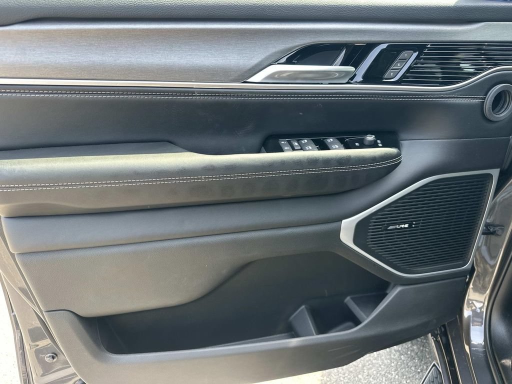 New 2026 Jeep Grand Wagoneer Limited w/ 8-Passenger Seating Package AWD/4WD image 18