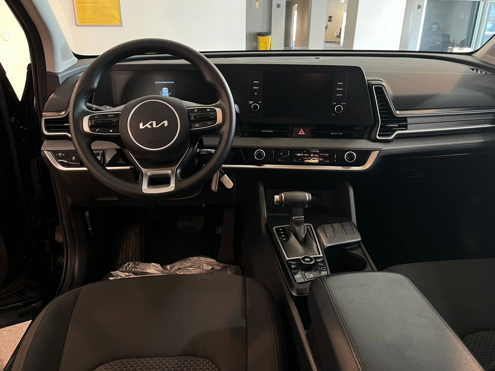 Used 2025 Kia Sportage LX image 34