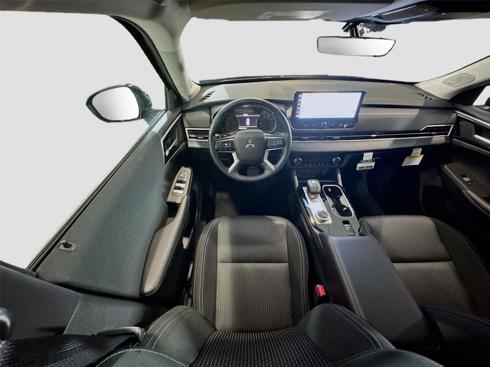 New 2026 Mitsubishi Outlander ES image 3