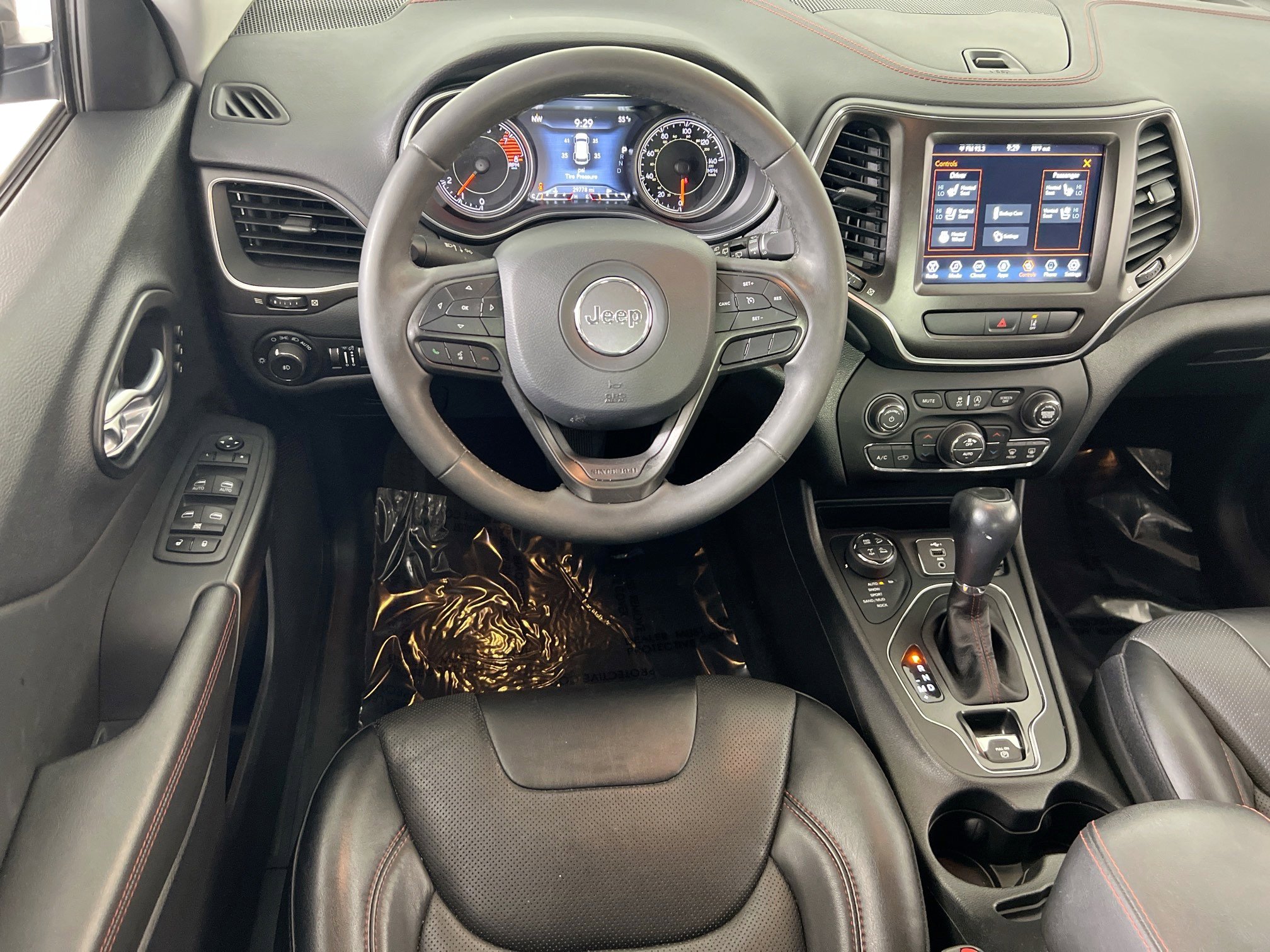 Used 2022 Jeep Cherokee Trailhawk w/ Premium Leather Package AWD/4WD image 21